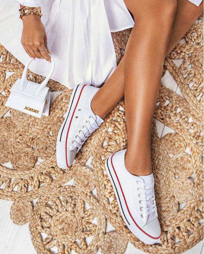 Damen-Sneaker aus weißer Leinwand mit Schnürsenkeln - Sandra - Casualmode.de