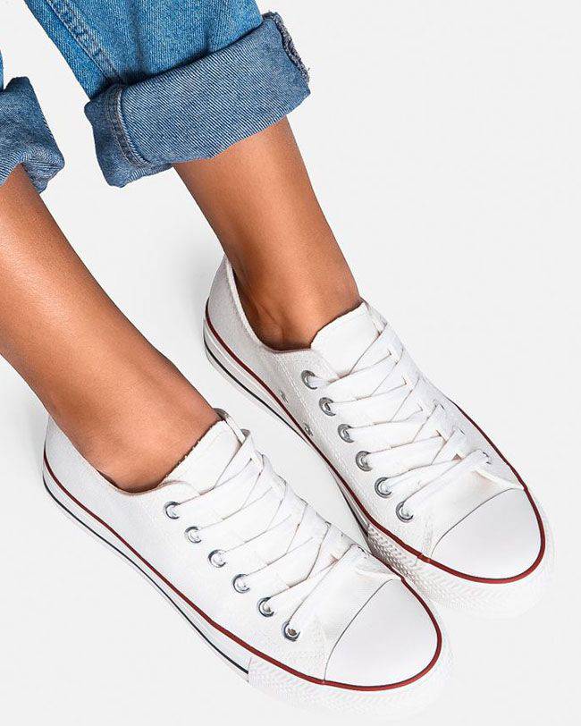 Damen-Sneaker aus weißer Leinwand mit Schnürsenkeln - Sandra - Casualmode.de